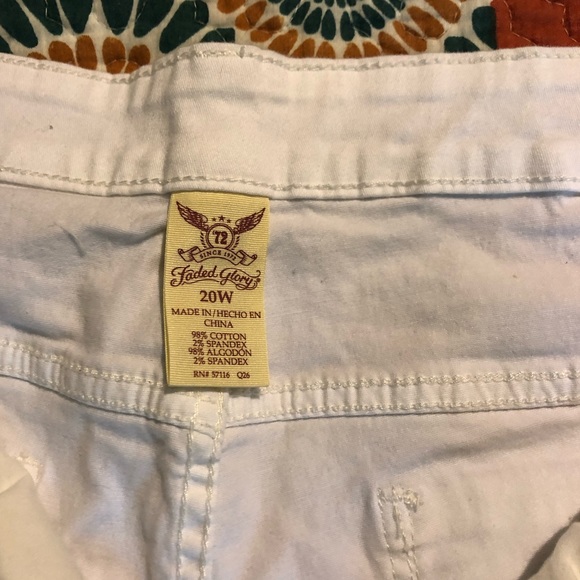 Shorts - Picture 2 of 3